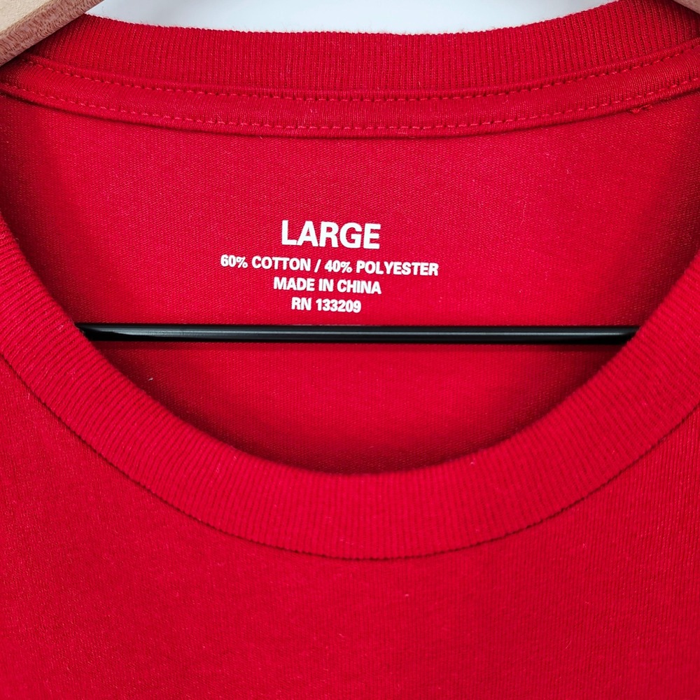 Red White Womens "I AM Freaking Merry" T-Shirt Size L Humor Holiday Christmas - Picture 3 of 5